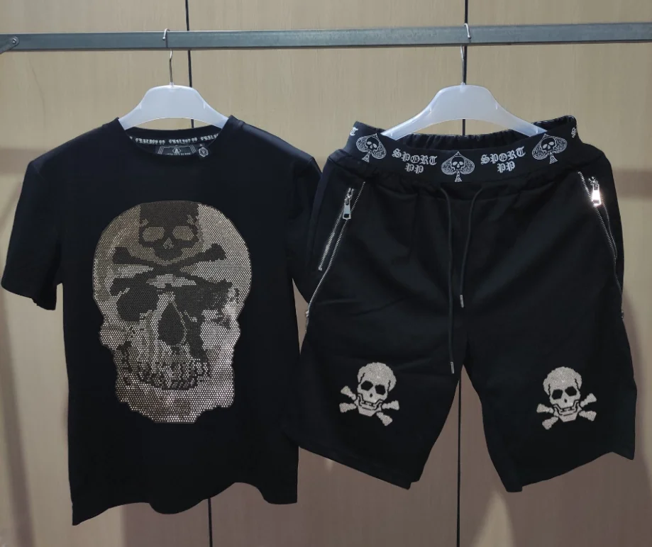 Rhinestones two pieces set outfit tracksuit Mens Hip Hop brand men suit Men Summer Clothing
Rhinestones two pieces set outfit tracksuit Mens Hip Hop brand men suit Men Summer Clothing