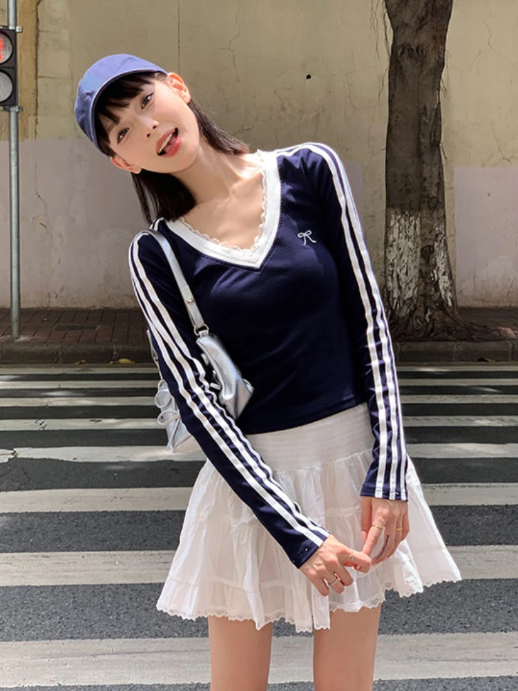 Autumn Aesthetic Slim V Neck Top Women Designer Chic Long Sleeve Solid Thin Crop Tops Female Vintage Casual Lace Striped T Shirt
Autumn Aesthetic Slim V Neck Top Women Designer Chic Long Sleeve Solid Thin Crop Tops Female Vintage Casual Lace Striped T Shirt