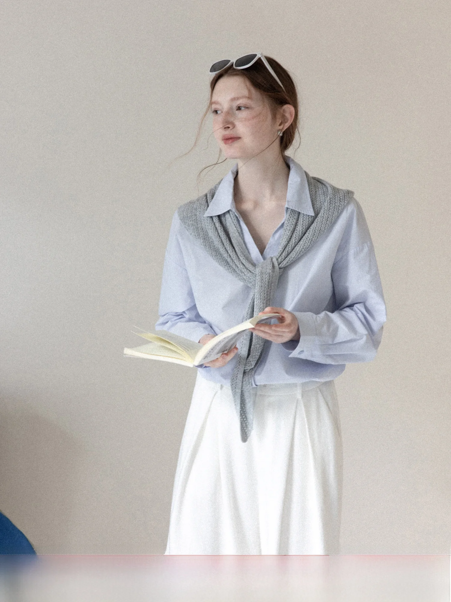 Loose Long Sleeve Blue Knitted Shirt Women's Spring Casual Style Breathable Cotton Story of Yang City with Shawl Commute
Loose Long Sleeve Blue Knitted Shirt Women's Spring Casual Style Breathable Cotton Story of Yang City with Shawl Commute