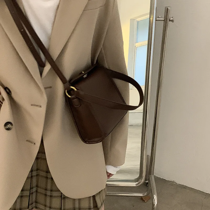 New fashion French hundred ins niche crossbody bag female trend texture retro handheld small square bag shoulder bags
New fashion French hundred ins niche crossbody bag female trend texture retro handheld small square bag shoulder bags