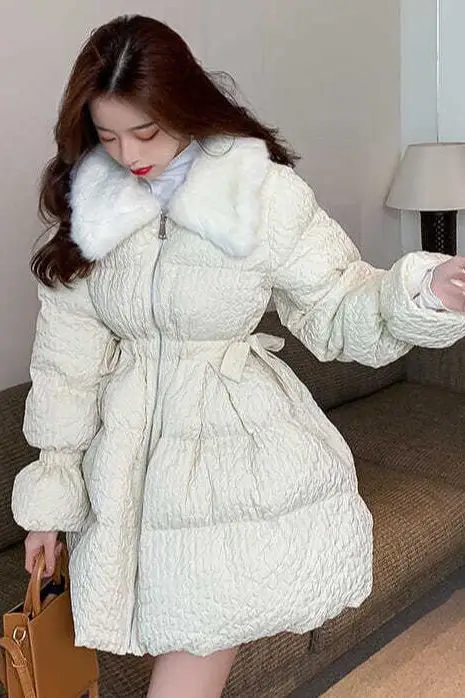 Women's Winter Waist Slimming Quilted Coat Korean Style Large Fur Collar Mid-Length Padded Jacket
Women's Winter Waist Slimming Quilted Coat Korean Style Large Fur Collar Mid-Length Padded Jacket