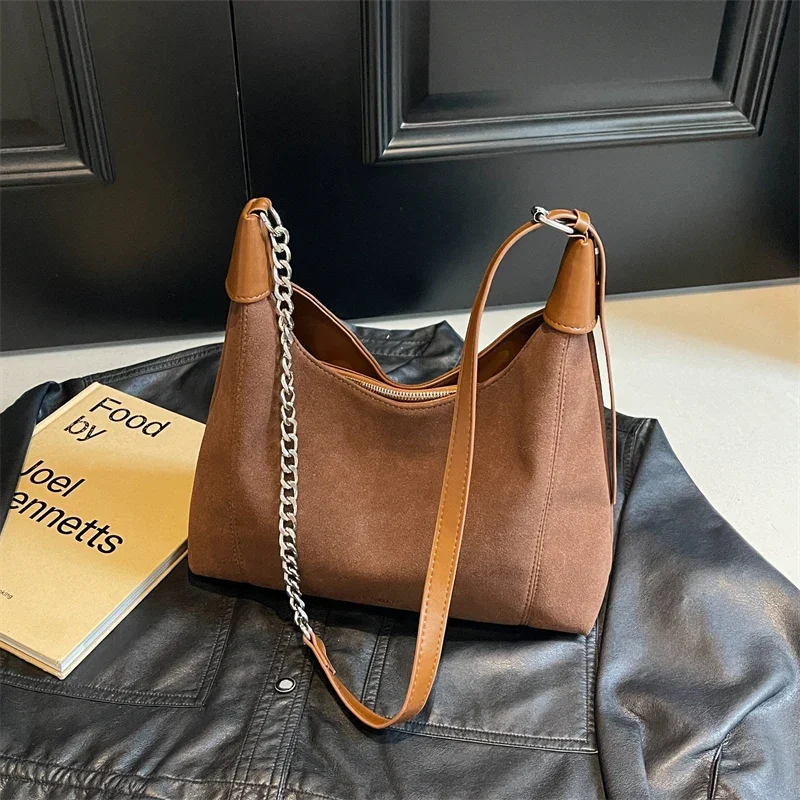 Leather Material 2024 High Quality Shoulder Bag Zipper Solid Color Versatile Fashion Crossbody Bag Soft Simple Popular Handbag
Leather Material 2024 High Quality Shoulder Bag Zipper Solid Color Versatile Fashion Crossbody Bag Soft Simple Popular Handbag
