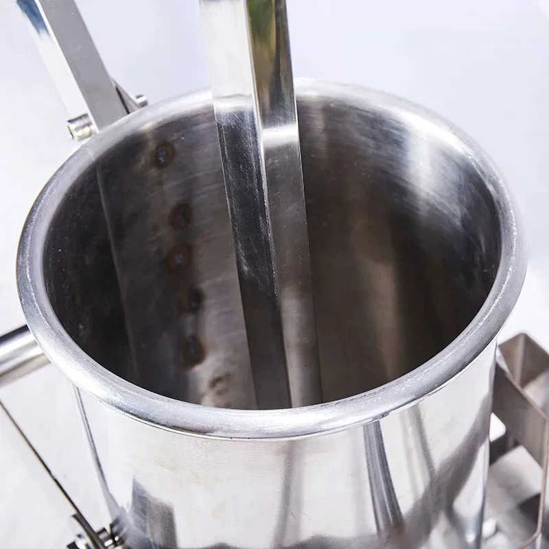 Small Household Manual Meatball Maker, Extrusion-Type Beef Meatball Mold, Stainless Steel Manual Fish Meatball Filling and Formi
Small Household Manual Meatball Maker, Extrusion-Type Beef Meatball Mold, Stainless Steel Manual Fish Meatball Filling and Formi