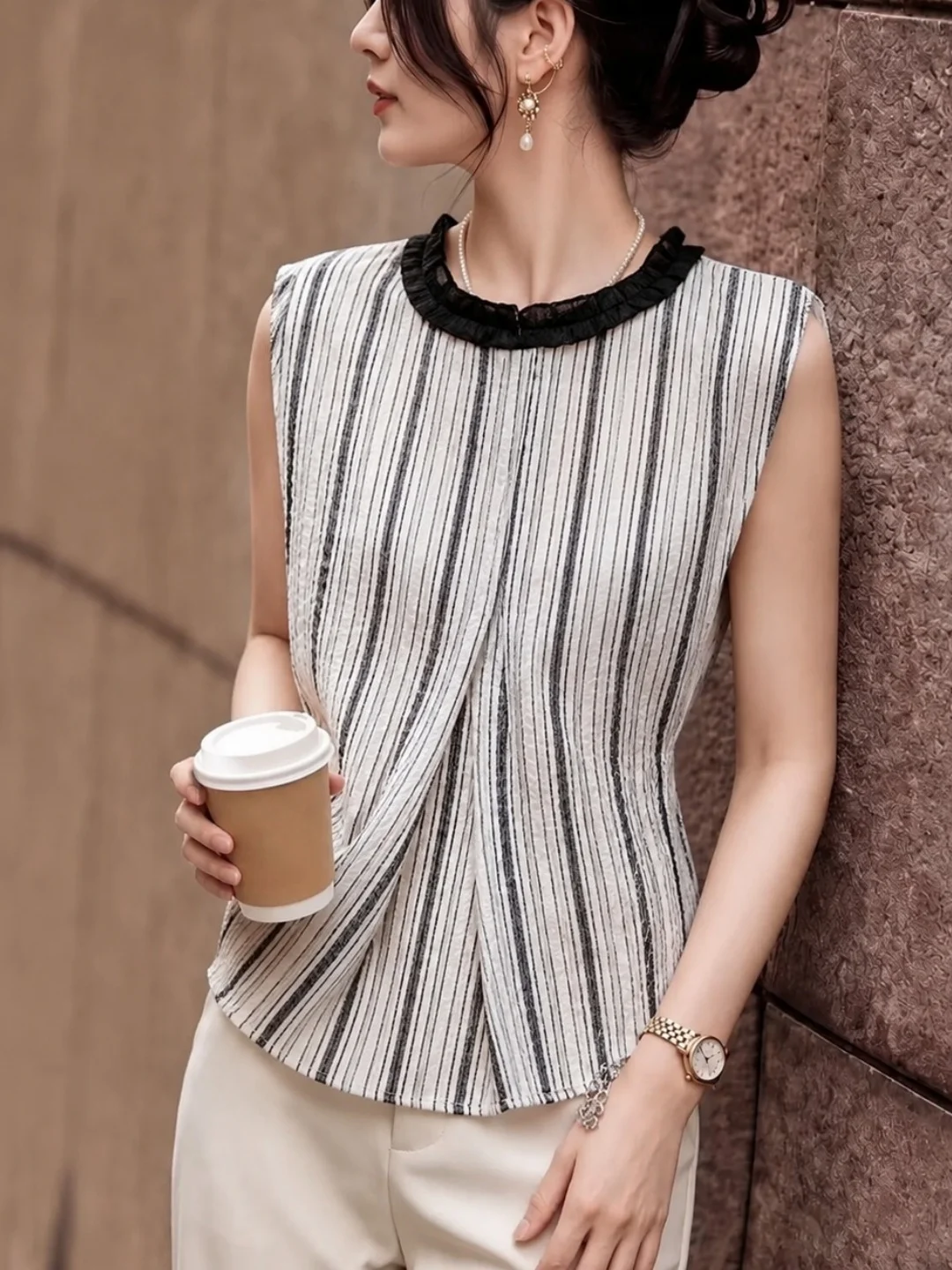 Korean Style Lace Trim Striped Sleeveless Shirt Vest Beautiful Summer Outerwear Elegant Versatile Top for plus Size Women
Korean Style Lace Trim Striped Sleeveless Shirt Vest Beautiful Summer Outerwear Elegant Versatile Top for plus Size Women