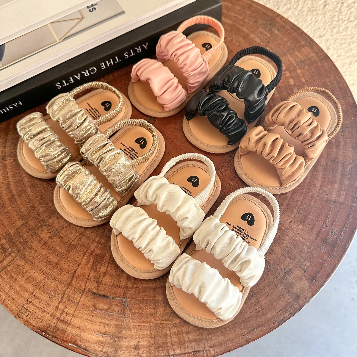 Детские сандалии для мальчиков и девочек, летние, с мягкой подошвой, для младенцев, нарядные, пляжные, для новорожденных, для первых шагов
Детские сандалии для мальчиков и девочек, летние, с мягкой подошвой, для младенцев, нарядные, пляжные, для новорожденных, для первых шагов