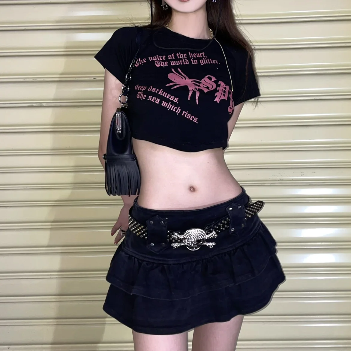 Y2K Streetwear Harajuku Women Denim Skirt Skull Belt Mini Skirts Gothic Punk Fashion Low Waist Ruffles Denim Skirt With Shorts
Y2K Streetwear Harajuku Women Denim Skirt Skull Belt Mini Skirts Gothic Punk Fashion Low Waist Ruffles Denim Skirt With Shorts