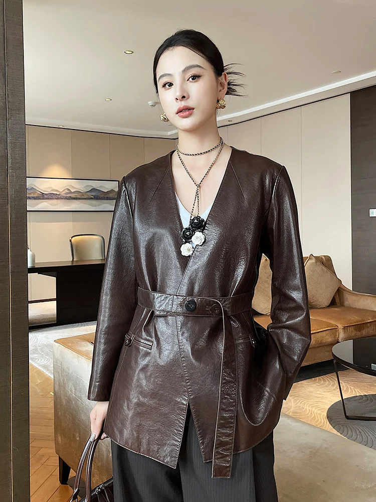 Casual V-neck Genuine Leather Jackets for Women Spring Autumn 2025 New High-end Simple Oil Wax Real Sheepskin Coat with Belt
Casual V-neck Genuine Leather Jackets for Women Spring Autumn 2025 New High-end Simple Oil Wax Real Sheepskin Coat with Belt