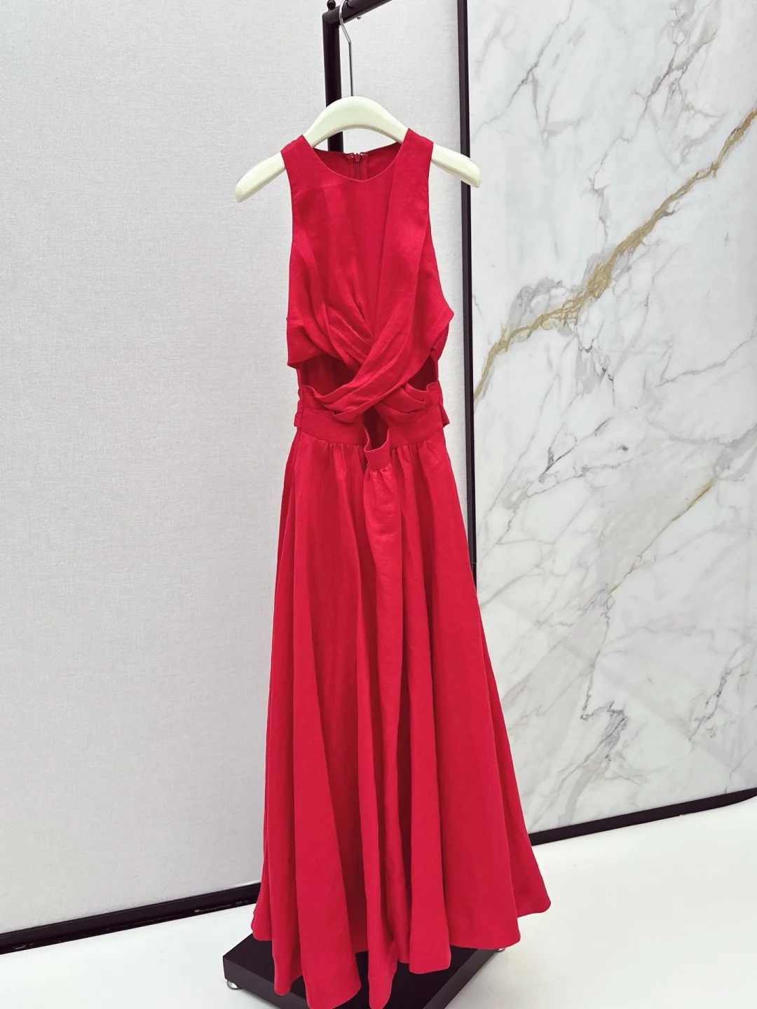 Elegant French Riviera Crisscross Cutout Dress Women Twist Knot Waist Sleeveless Flowy Midi Dress White Red Summer
Elegant French Riviera Crisscross Cutout Dress Women Twist Knot Waist Sleeveless Flowy Midi Dress White Red Summer