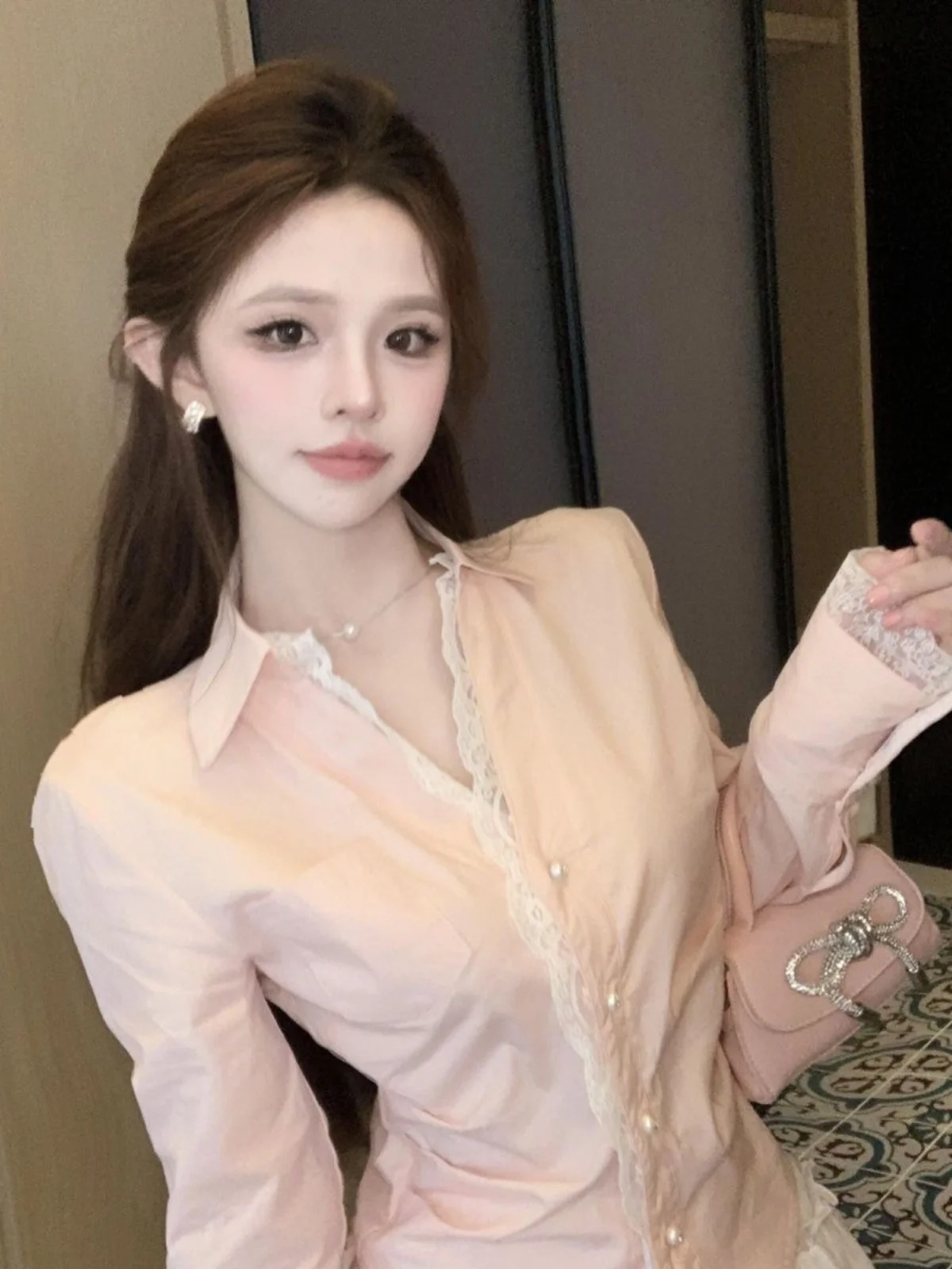 Slim Fit Long Sve Lace Trim Splice irt Women's Faionable Sexy Waist Cinched Pleated Slimming Inner Wear irt
Slim Fit Long Sve Lace Trim Splice irt Women's Faionable Sexy Waist Cinched Pleated Slimming Inner Wear irt