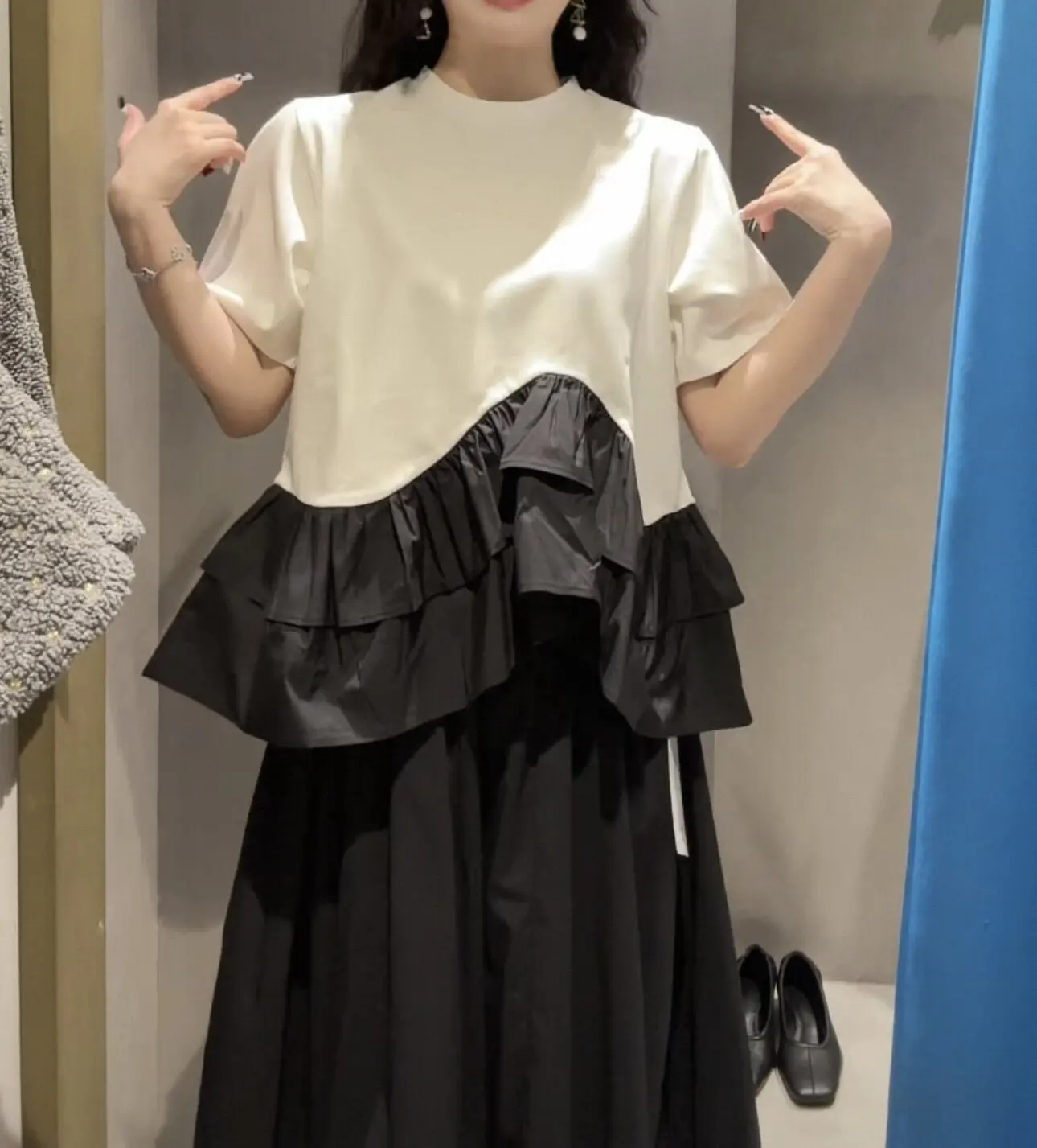 Women's Asymmetrical Ruffle Hem T-Shirt Irregular Peplum Top Japanese Splicing Double-layer Ruffle Edge Short-sleeved T-shirt
Women's Asymmetrical Ruffle Hem T-Shirt Irregular Peplum Top Japanese Splicing Double-layer Ruffle Edge Short-sleeved T-shirt