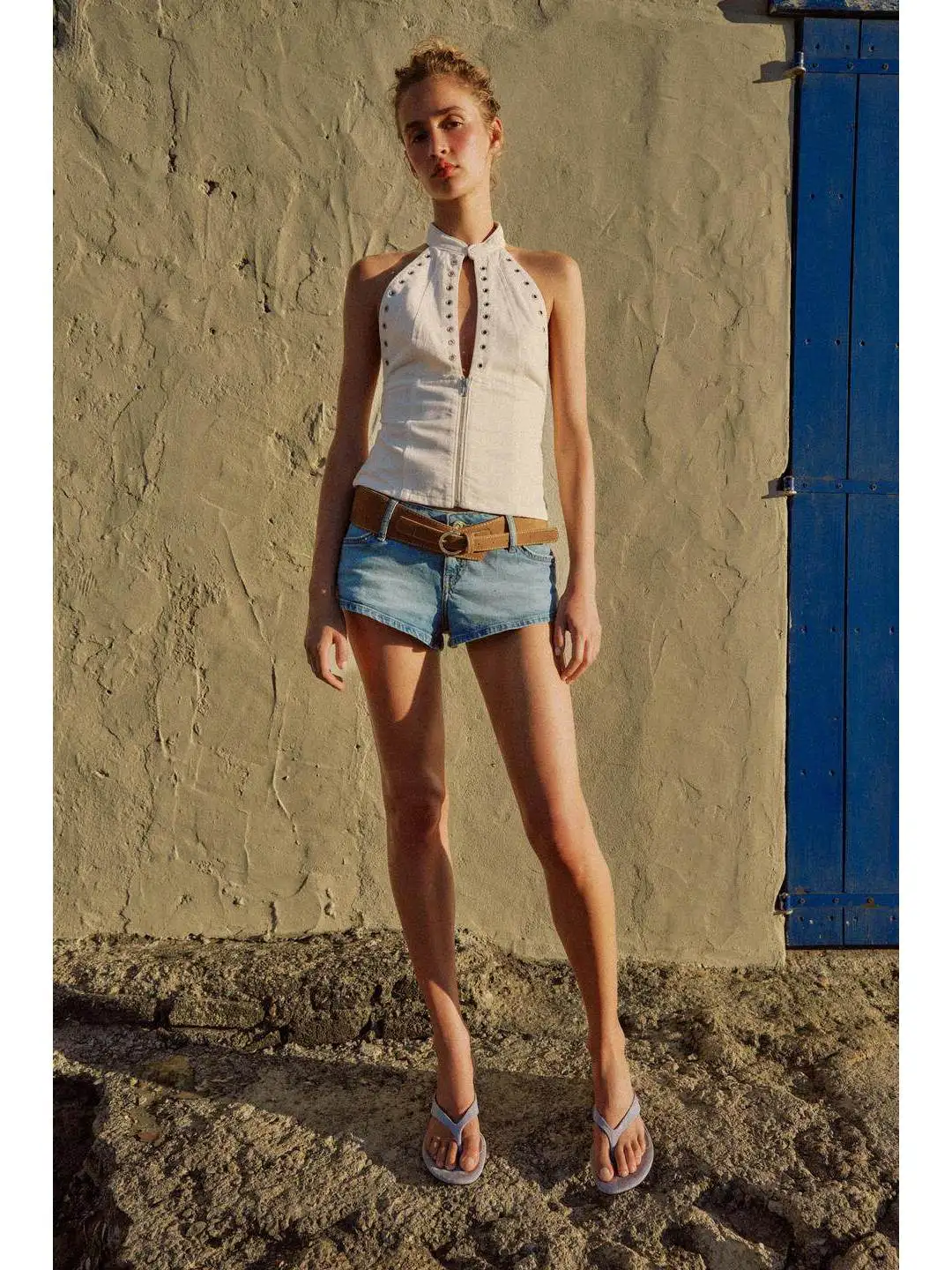 Low Waist Denim Super Short Shorts Zipper And Button Closure Summer Style Women's Slim Fit Polyester Fiber Casual Shorts
Low Waist Denim Super Short Shorts Zipper And Button Closure Summer Style Women's Slim Fit Polyester Fiber Casual Shorts