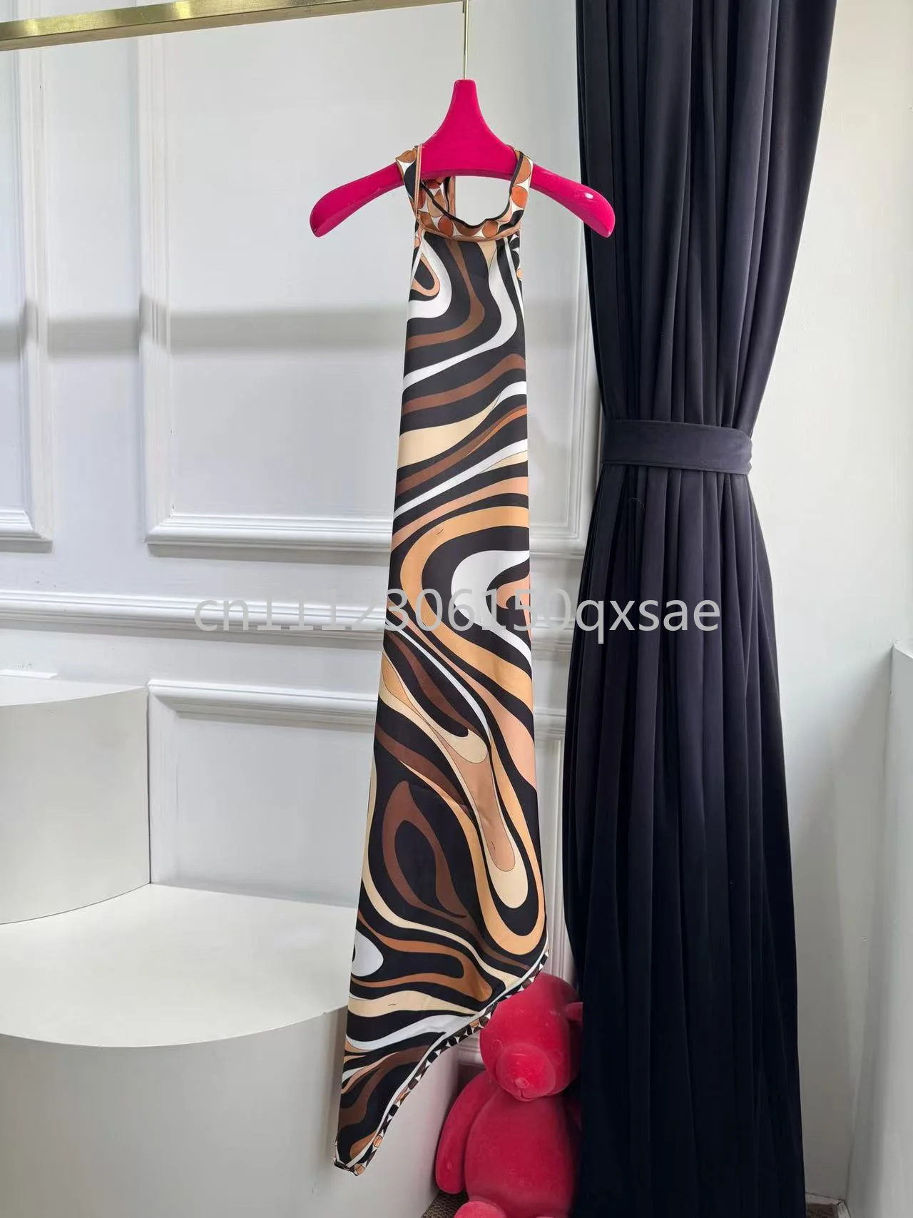 Classic Design Women's Brown Silk Dresses with Designer Signature Letter Logo Luxury Brand Women's Ribbon Sleeveless Dresses
Classic Design Women's Brown Silk Dresses with Designer Signature Letter Logo Luxury Brand Women's Ribbon Sleeveless Dresses