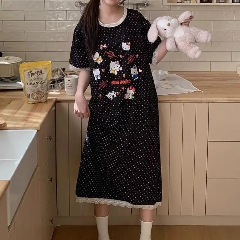 Женская ночная рубашка Sanrio Hello Kitty, повседневная, с милым мультяшным принтом в горошек, свободного кроя, можно носить вне дома, домашняя одежда, ночная рубашка
Женская ночная рубашка Sanrio Hello Kitty, повседневная, с милым мультяшным принтом в горошек, свободного кроя, можно носить вне дома, домашняя одежда, ночная рубашка