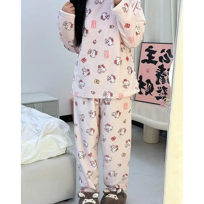 Kawaii Sanrio Hello Kitty плюшевый пижамный комплект с аниме-принтом, розовая мягкая удобная теплая фланелевая домашняя одежда для милых девочек
Kawaii Sanrio Hello Kitty плюшевый пижамный комплект с аниме-принтом, розовая мягкая удобная теплая фланелевая домашняя одежда для милых девочек