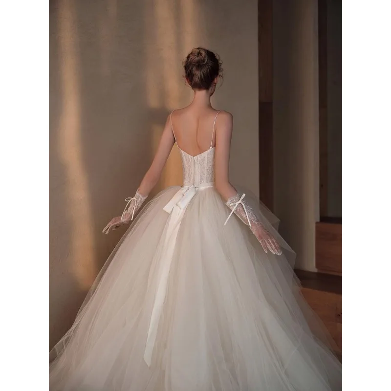 Lace Suspenders Sleeveless Retro Main Wedding Dress 2025 New Fashion Slim High-end Gauze Small Tail Formal Dress Women Elegant
Lace Suspenders Sleeveless Retro Main Wedding Dress 2025 New Fashion Slim High-end Gauze Small Tail Formal Dress Women Elegant
