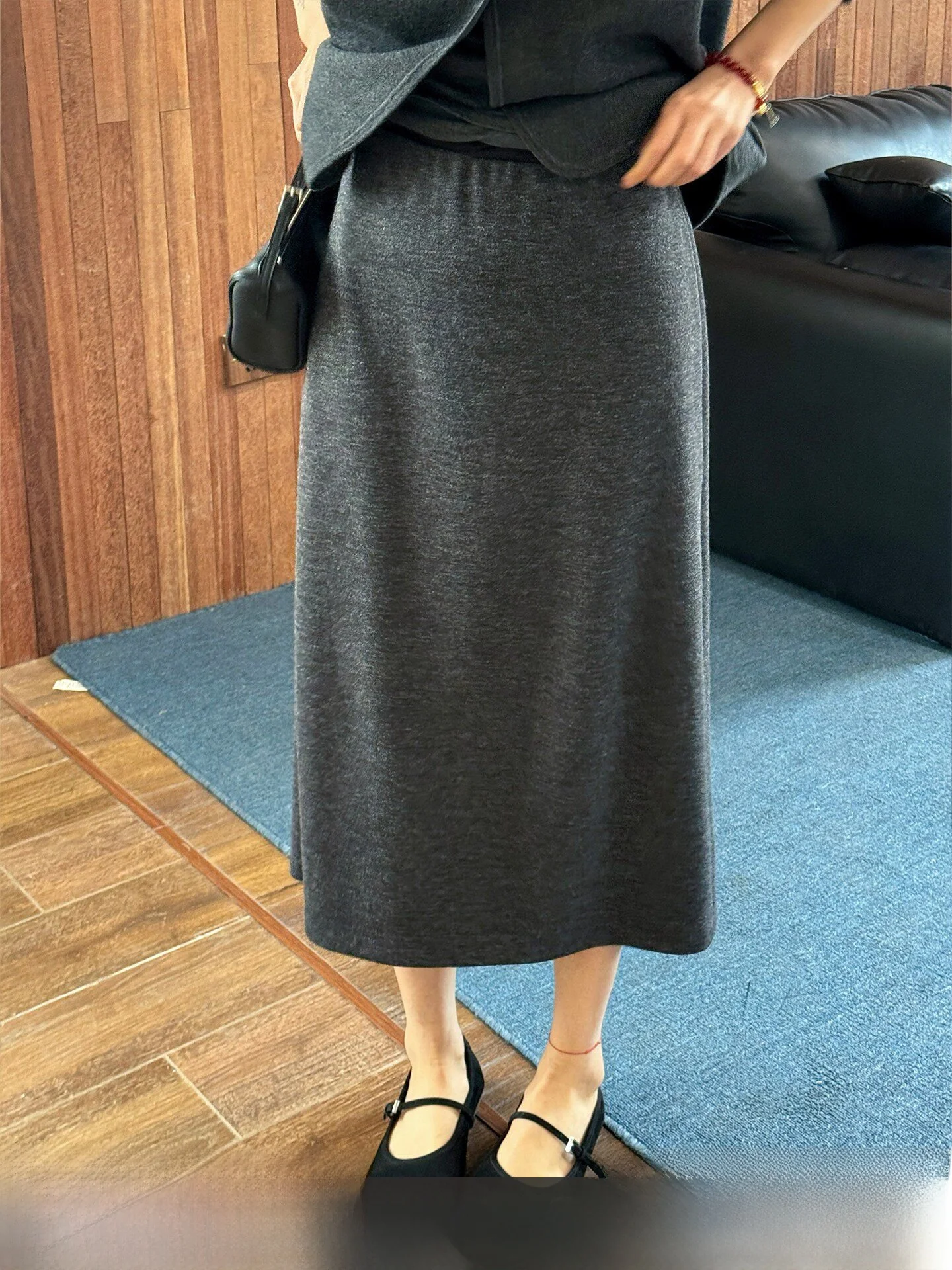 Slimming Effect Deep Grey Elastic Waist Draped Style Women's Skirt Spring 2026 Fashionable Versatile Simple Design
Slimming Effect Deep Grey Elastic Waist Draped Style Women's Skirt Spring 2026 Fashionable Versatile Simple Design