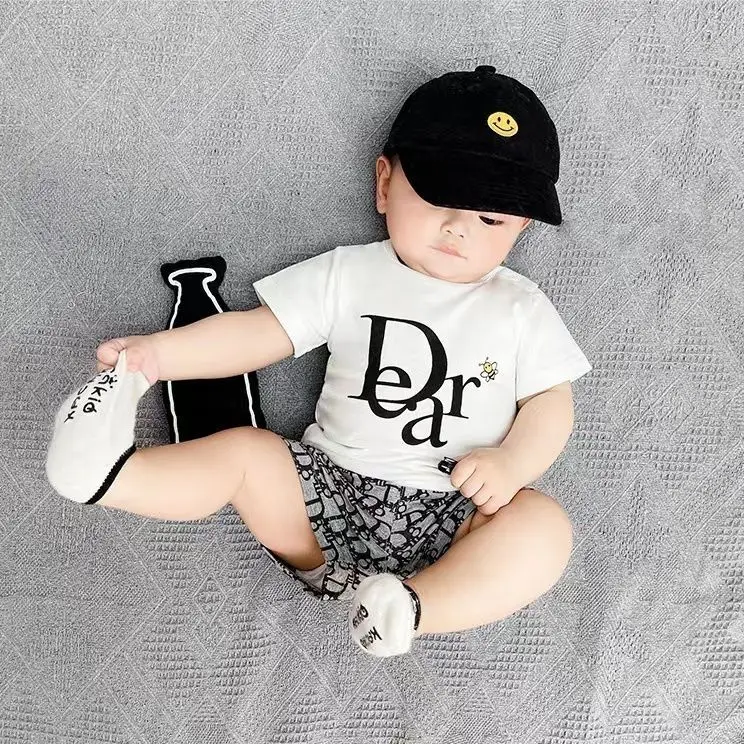 Baby Boy Cotton Short-sleeved T Shirt and Shorts Summer Thin Two-piece Set Comfortable and Breathable New Baby Clothing
Baby Boy Cotton Short-sleeved T Shirt and Shorts Summer Thin Two-piece Set Comfortable and Breathable New Baby Clothing
