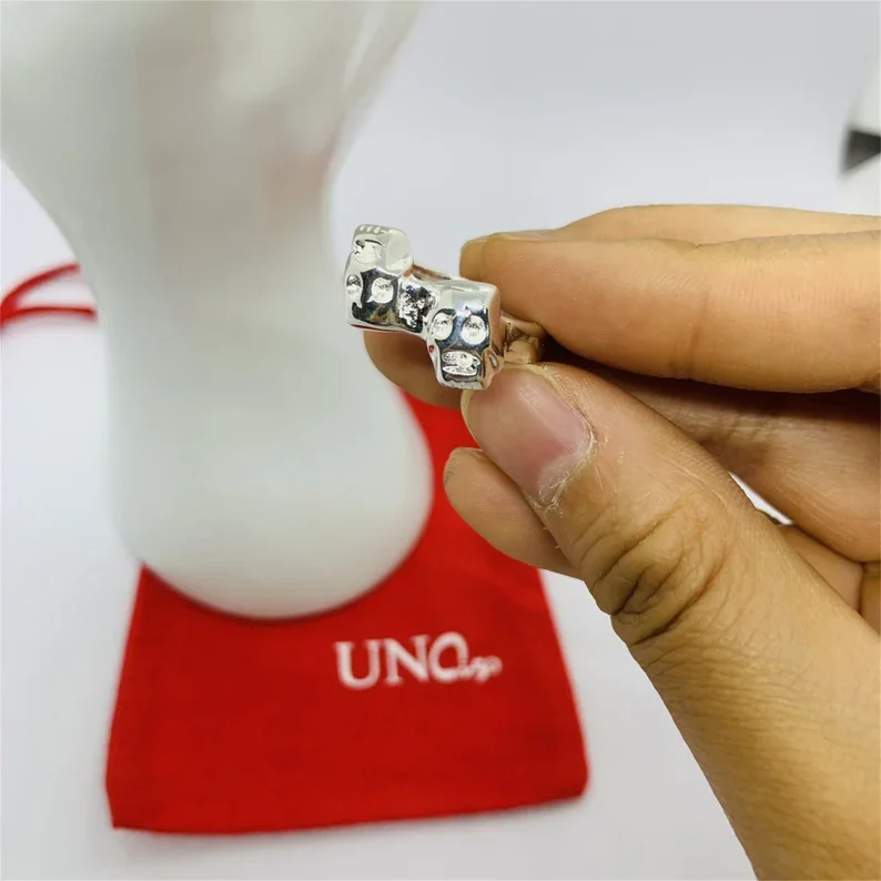 2024 UNode50 Hot Selling Spanish High Quality Women's Skull Ring Romantic Holiday Jewelry Gift Bag with
2024 UNode50 Hot Selling Spanish High Quality Women's Skull Ring Romantic Holiday Jewelry Gift Bag with