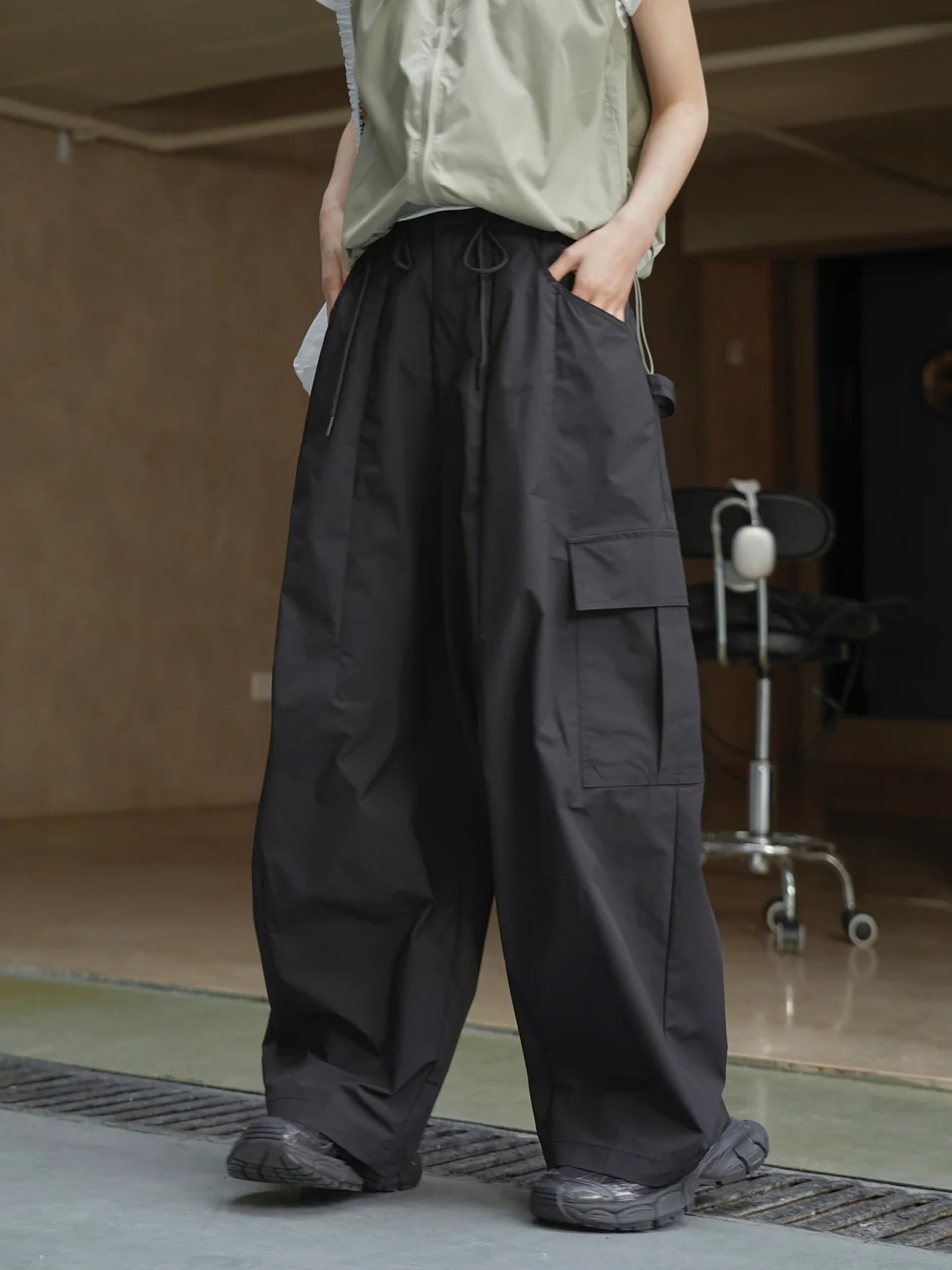 Spring/Summer Women's Casual Solid Color High Waist Loose Pocket Decorative Pants
Spring/Summer Women's Casual Solid Color High Waist Loose Pocket Decorative Pants