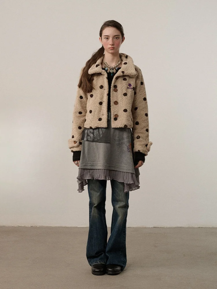 Женская зимняя куртка Achihara Polka Dot Rabbit Miss из искусственного меха ягненка, с длинными рукавами, на молнии, из полиэстера, для повседневной носки
Женская зимняя куртка Achihara Polka Dot Rabbit Miss из искусственного меха ягненка, с длинными рукавами, на молнии, из полиэстера, для повседневной носки