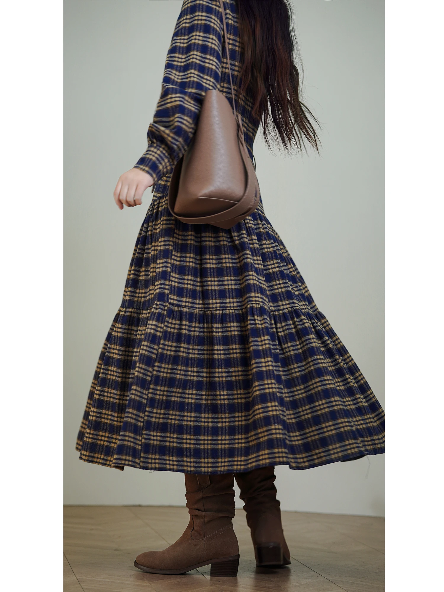 Spring 2026 New Style Three-meter Skirt Hem Plaid Shirt Dress Cotton 100% Long Sleeve Flocking Casual Loose Waist Dress
Spring 2026 New Style Three-meter Skirt Hem Plaid Shirt Dress Cotton 100% Long Sleeve Flocking Casual Loose Waist Dress