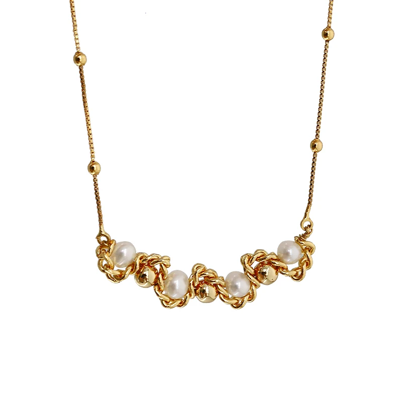 French light luxury pearl necklace retro high-end gold sweater chain exquisite commuter accessories
French light luxury pearl necklace retro high-end gold sweater chain exquisite commuter accessories