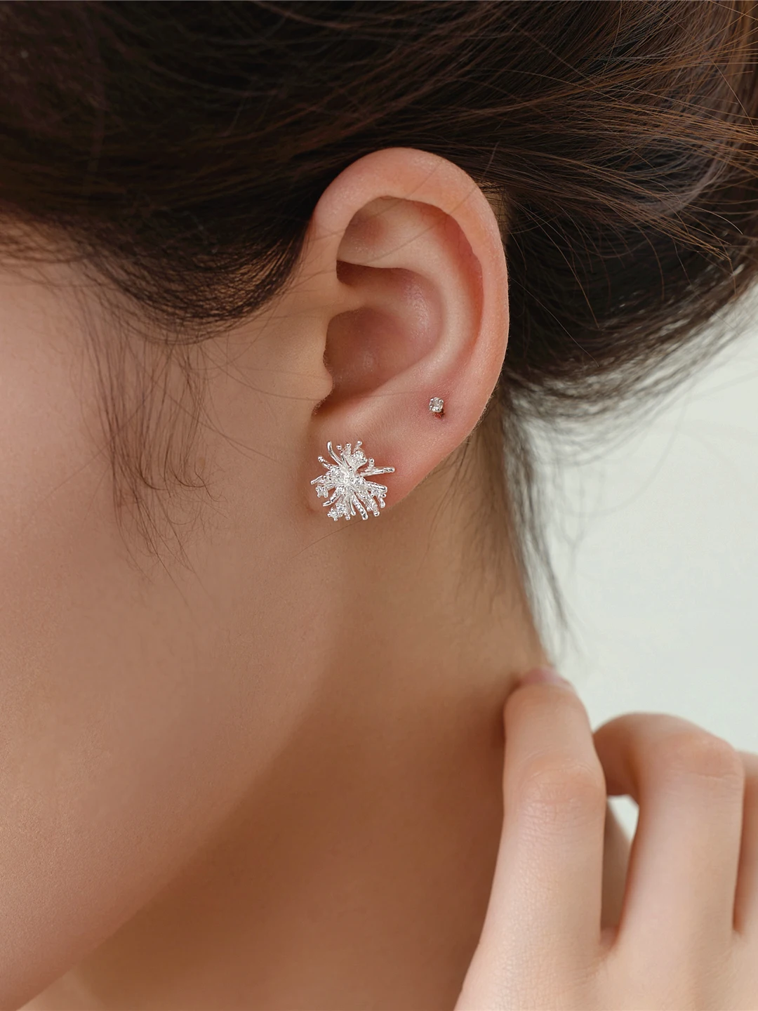 Exquisite Silver Earrings Sparkling Firework Design Versatile Fashionable Vintage Style Circular Shape Alluring Jewelry Acces...
Exquisite Silver Earrings Sparkling Firework Design Versatile Fashionable Vintage Style Circular Shape Alluring Jewelry Acces...