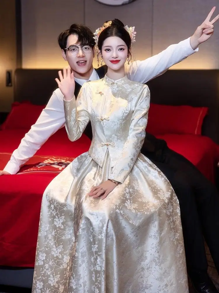 Yourqipao, новое свадебное платье цвета шампанского в китайском стиле, новинка 2025, высококачественные простые женские вечерние платья для помолвки
Yourqipao, новое свадебное платье цвета шампанского в китайском стиле, новинка 2025, высококачественные простые женские вечерние платья для помолвки