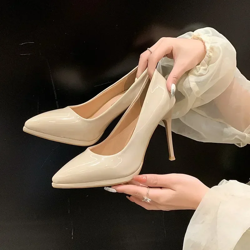 Women's Shoes 2025 Hot Sale Shallow Women's High Heels Fashion Plus Size Solid Office and Career Sexy Pointed Toe Heels Women
Women's Shoes 2025 Hot Sale Shallow Women's High Heels Fashion Plus Size Solid Office and Career Sexy Pointed Toe Heels Women