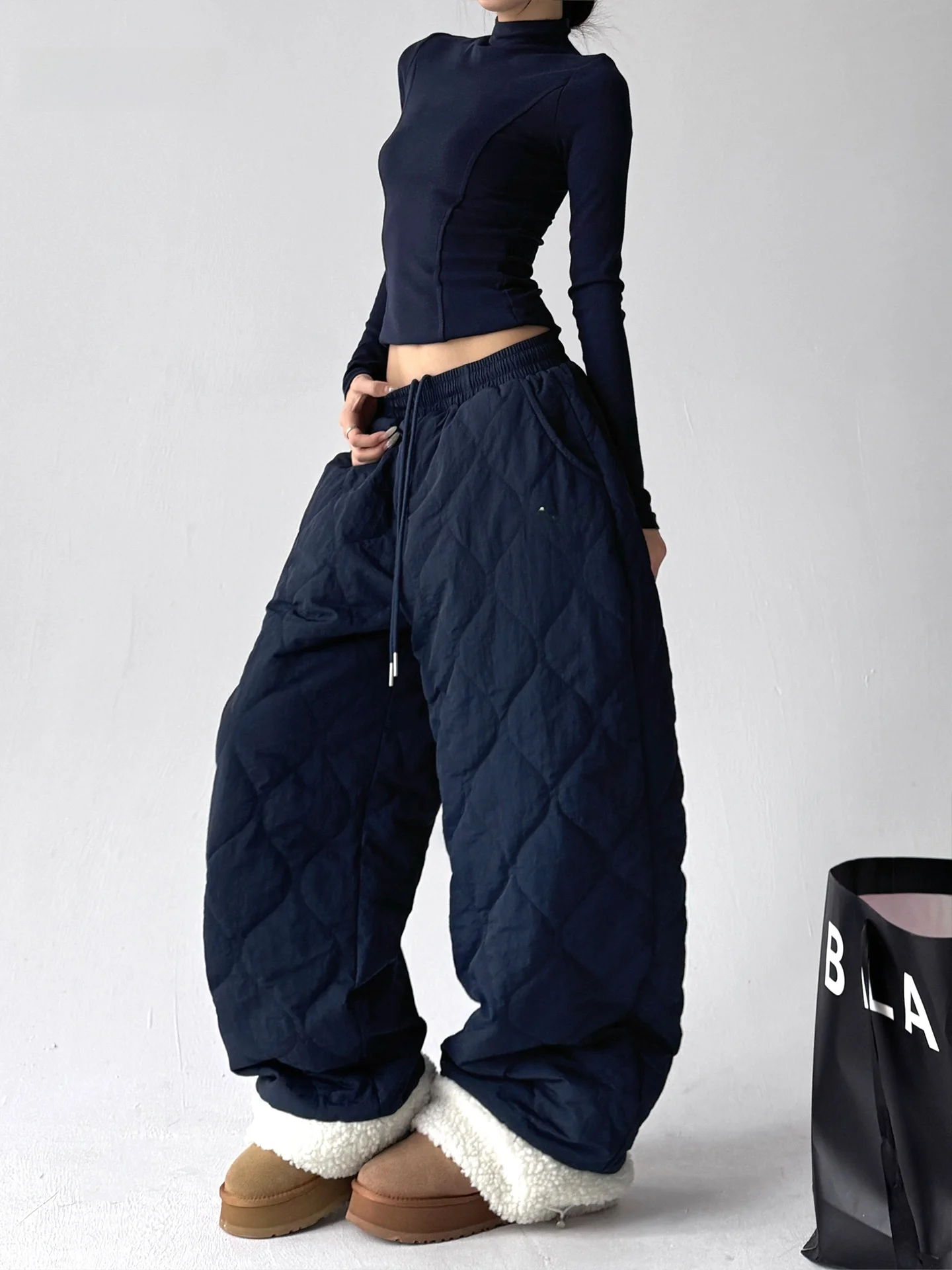 Теплые повседневные брюки Thiened, женские свободные хлопковые прямые леггинсы с ромбовидным узором, утягивающие синие широкие брюки с высокой талией
Теплые повседневные брюки Thiened, женские свободные хлопковые прямые леггинсы с ромбовидным узором, утягивающие синие широкие брюки с высокой талией