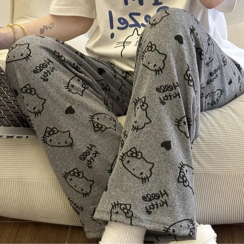 Женские длинные пижамные брюки Sanrio Hello Kitty, хлопковая домашняя одежда, свободный крой с милым мультяшным принтом, универсальные, для улицы, весна-осень-лето
Женские длинные пижамные брюки Sanrio Hello Kitty, хлопковая домашняя одежда, свободный крой с милым мультяшным принтом, универсальные, для улицы, весна-осень-лето