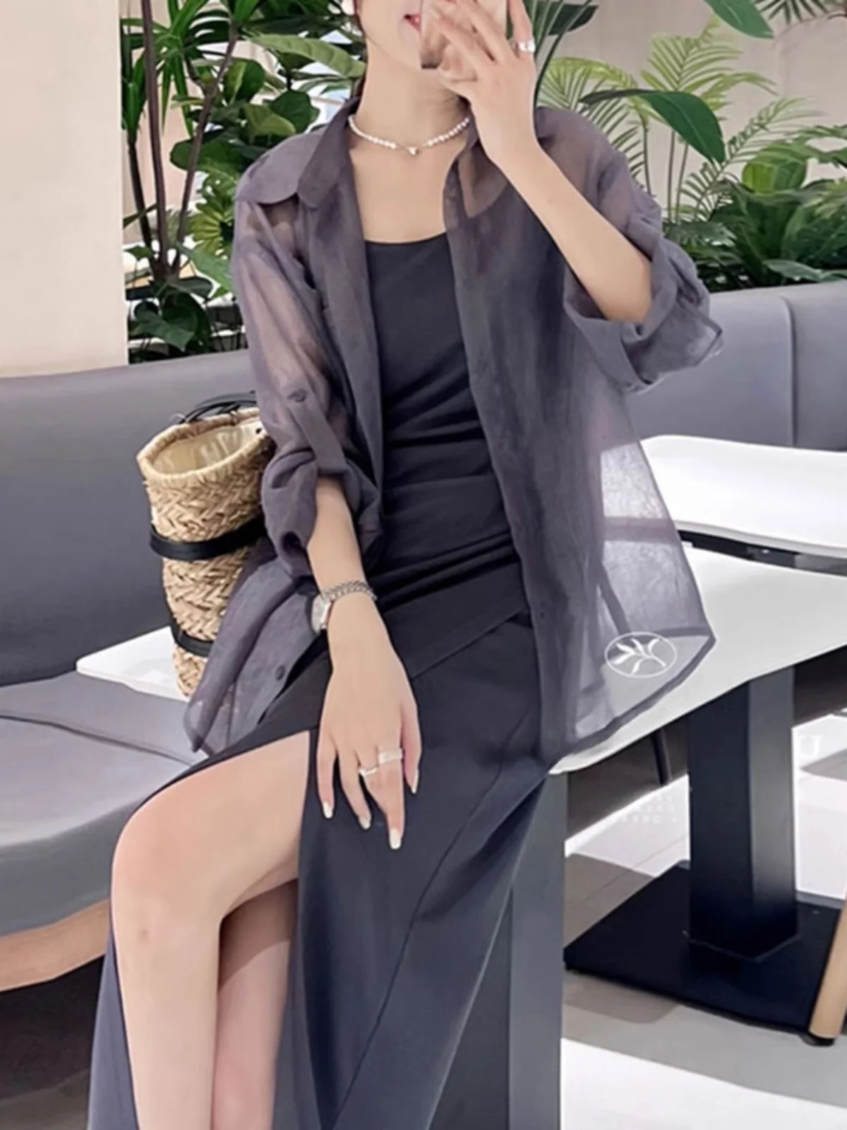 Sun Protection Shirt Women's Summer Tank Top Outerwear Lace Cover up Breathable Jacket Long Sleeve Collar Button up
Sun Protection Shirt Women's Summer Tank Top Outerwear Lace Cover up Breathable Jacket Long Sleeve Collar Button up