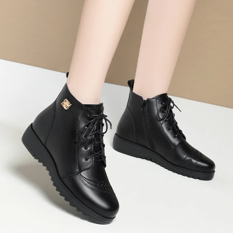 CINESSD 2023 Women Snow Boots Winter Flat Heels Ankle Boots Warm Platform Leather Shoes Martin Boots
CINESSD 2023 Women Snow Boots Winter Flat Heels Ankle Boots Warm Platform Leather Shoes Martin Boots