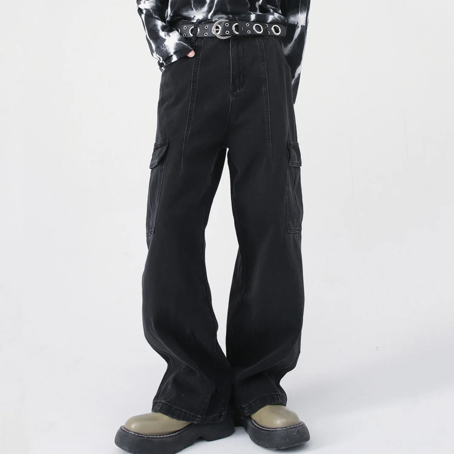 Свободные прямые джинсы в американском стиле для мужчин, повседневные свободные леггинсы, осенне-весенние длинные брюки, модные брюки для пар, мужская одежда
Свободные прямые джинсы в американском стиле для мужчин, повседневные свободные леггинсы, осенне-весенние длинные брюки, модные брюки для пар, мужская одежда