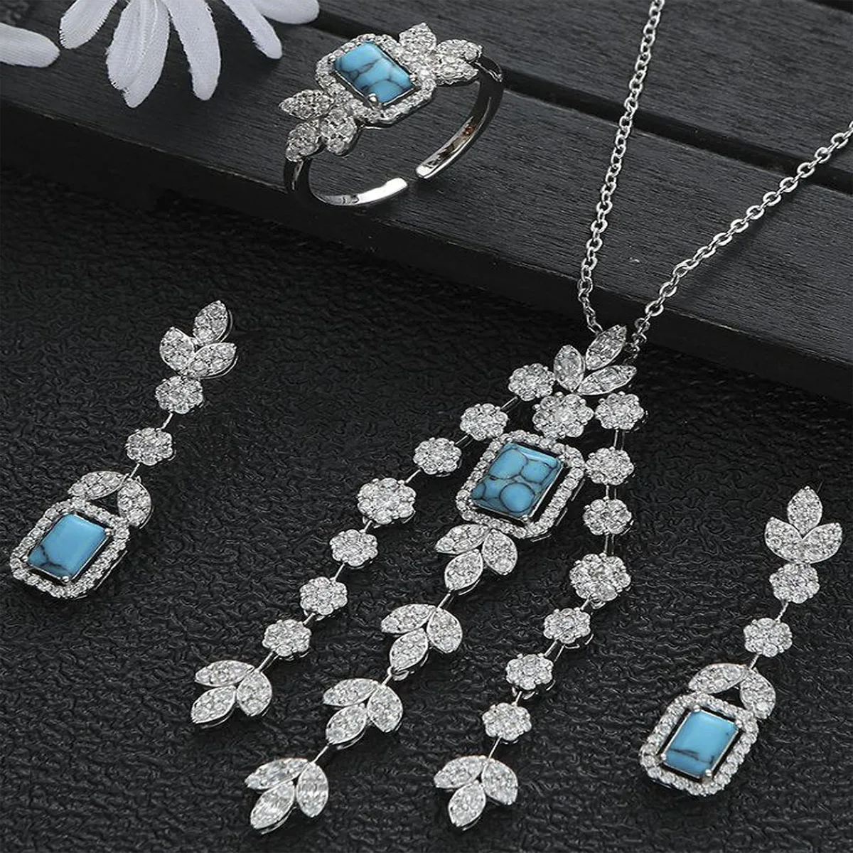 New Luxury Leaves Round Tassel Square Cubic Zircon Engagement Dubai Naija Bridal Finger Rings Necklace Earring Jewelry Set S464
New Luxury Leaves Round Tassel Square Cubic Zircon Engagement Dubai Naija Bridal Finger Rings Necklace Earring Jewelry Set S464