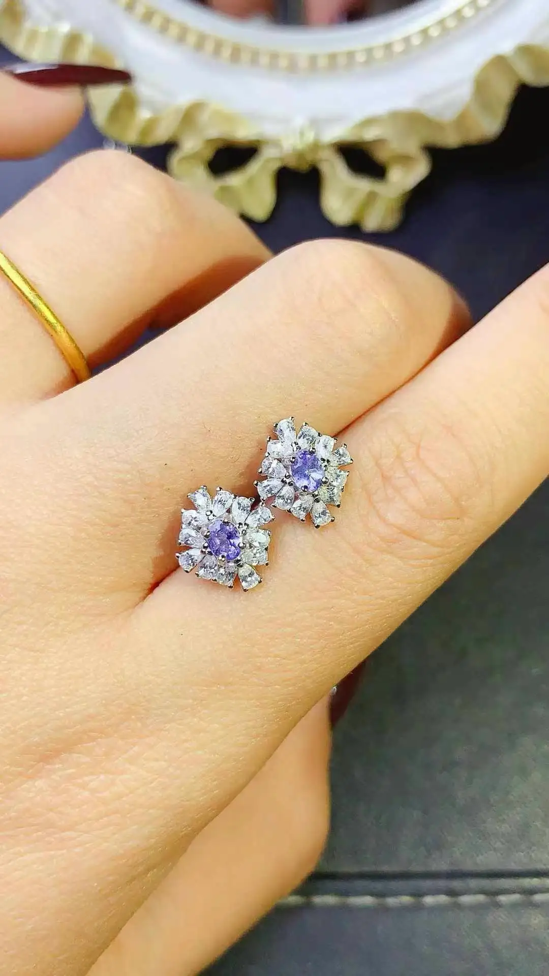 The Best Gift for the Birthday 100% Natural Tanzanite Earring 925 Sterling Silver Women Real Tanzanite earrings
The Best Gift for the Birthday 100% Natural Tanzanite Earring 925 Sterling Silver Women Real Tanzanite earrings