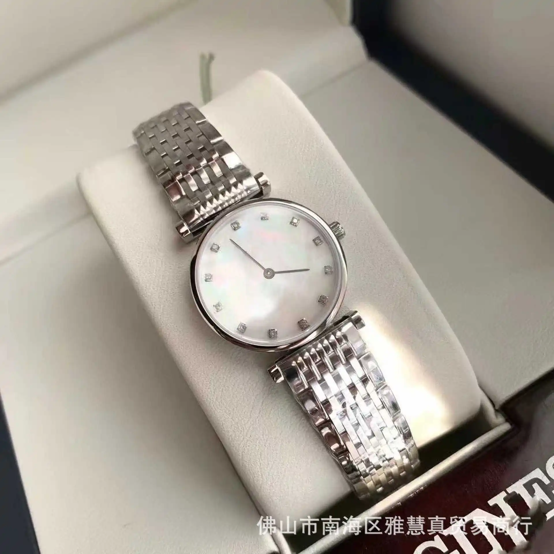 XL Diamond Roman Quartz Couple's Steel Band Watch for Cross-Border Foreign Trade
XL Diamond Roman Quartz Couple's Steel Band Watch for Cross-Border Foreign Trade