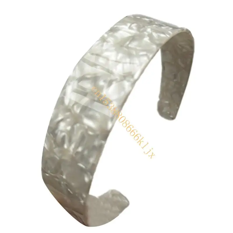 Vintage Tortoiseshell Color and Shell White Wide Headband Comfortable Headpieces for Elegant Women's 066C
Vintage Tortoiseshell Color and Shell White Wide Headband Comfortable Headpieces for Elegant Women's 066C