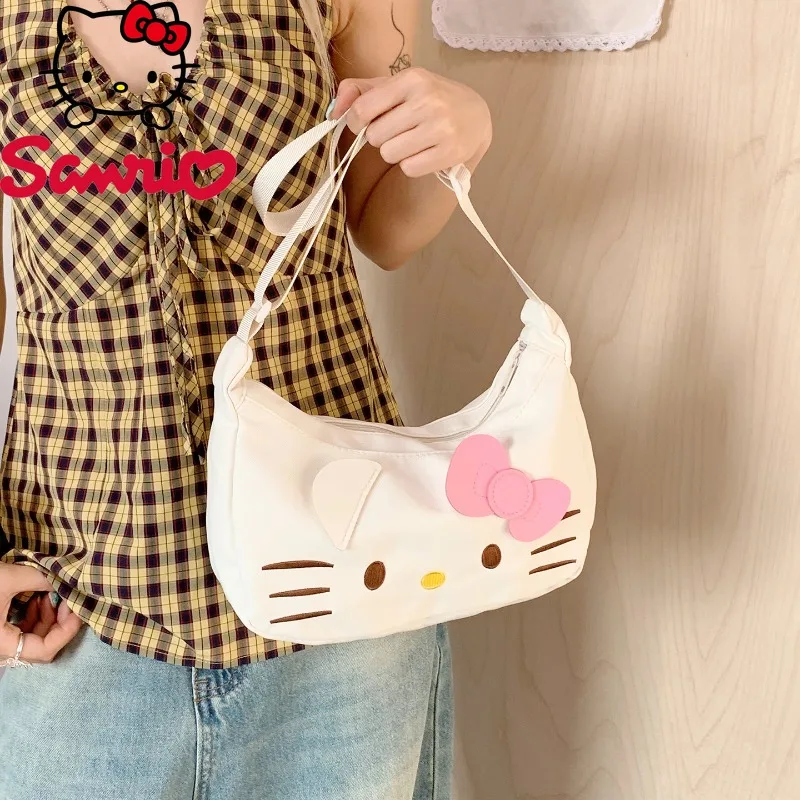 Sanrio Cartoon Casual Shoulder Messenger Bag Hello Kitty Fashion Cosmetic Bags Large Capacity Versatile Commuter Storage Bag
Sanrio Cartoon Casual Shoulder Messenger Bag Hello Kitty Fashion Cosmetic Bags Large Capacity Versatile Commuter Storage Bag