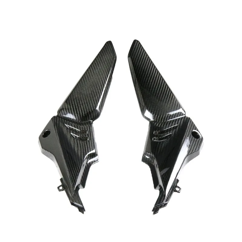 Applicable to CB650F CBR650F motorcycle modification accessories carbon fiber fuel tank lower side cover
Applicable to CB650F CBR650F motorcycle modification accessories carbon fiber fuel tank lower side cover