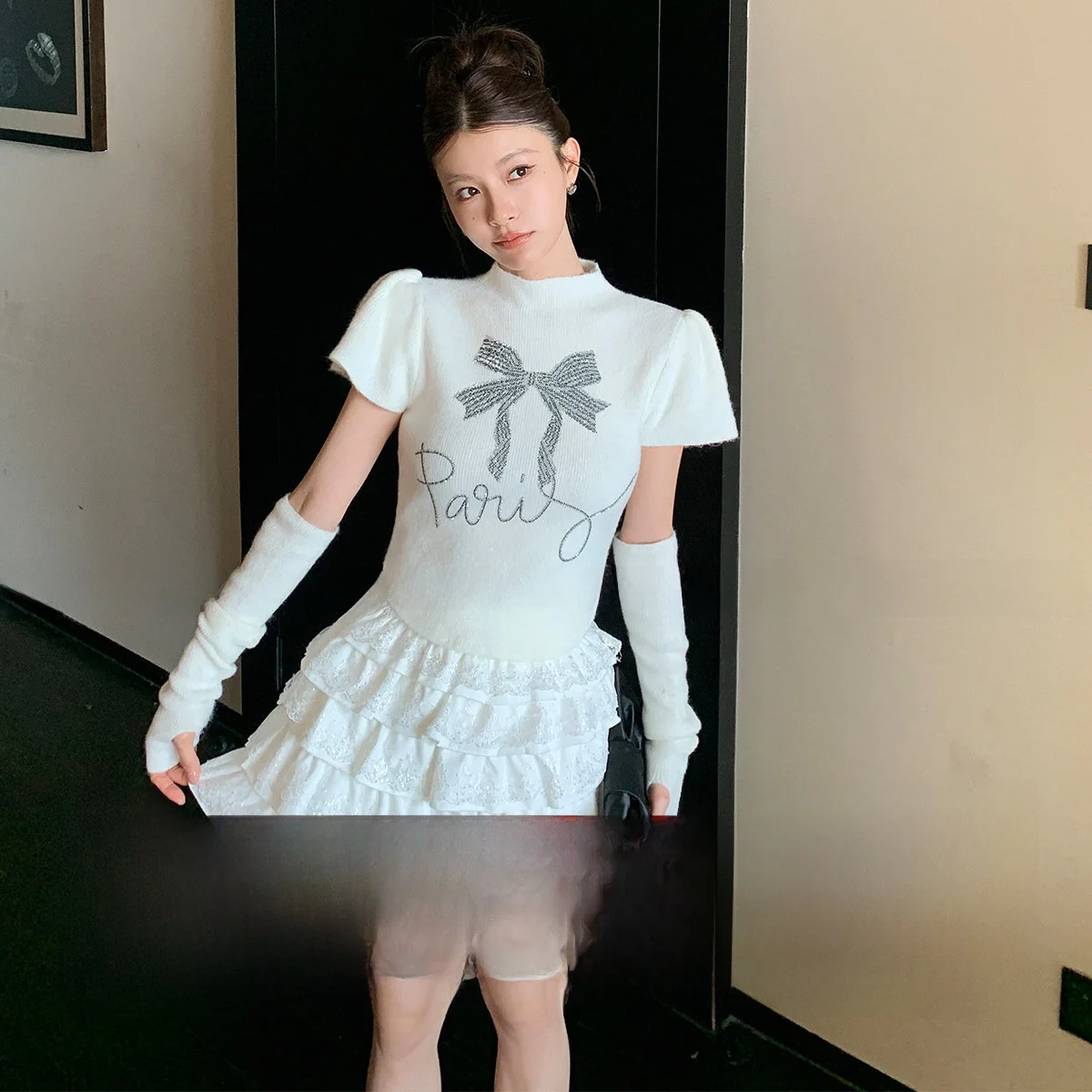 Нежная и стильная юбка-кейк с кружевом и пайетками, молодежная, универсальная, балетная, короткая, стройнящая, подчеркивающая фигуру, из весенней коллекции
Нежная и стильная юбка-кейк с кружевом и пайетками, молодежная, универсальная, балетная, короткая, стройнящая, подчеркивающая фигуру, из весенней коллекции