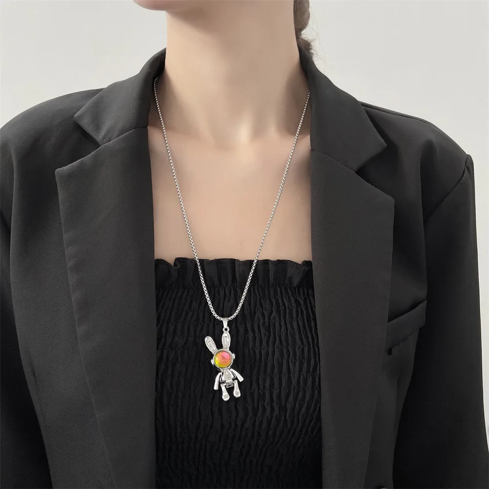 Movable Mechanical Rabbit Necklace Hip-Hop Style Accessories for Guys Niche Design Couple Sweater Hoodie Chain for Girls
Movable Mechanical Rabbit Necklace Hip-Hop Style Accessories for Guys Niche Design Couple Sweater Hoodie Chain for Girls