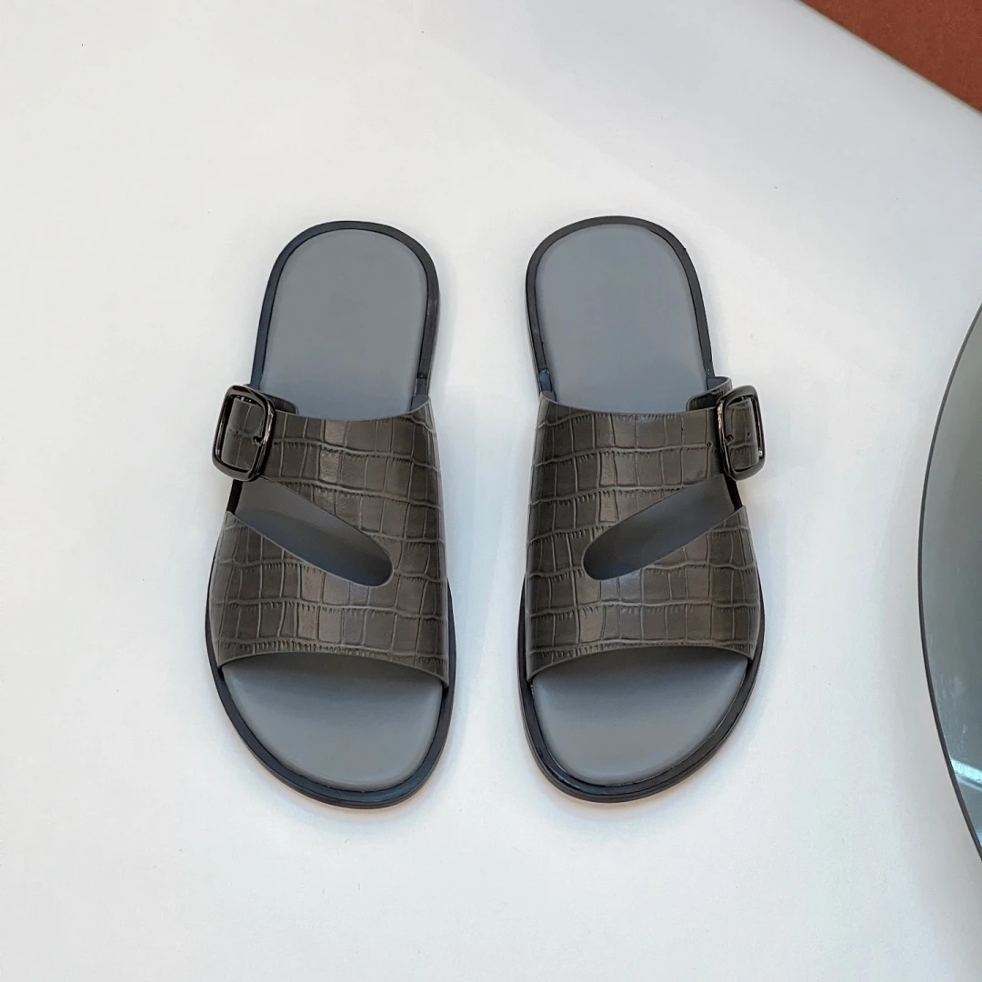 Handcrafted Leather Sandals for Summer, Luxury Brand Gifts, Men's Shoes, Indoor/outdoor Footwear, Stylish Beach Slippers.
Handcrafted Leather Sandals for Summer, Luxury Brand Gifts, Men's Shoes, Indoor/outdoor Footwear, Stylish Beach Slippers.