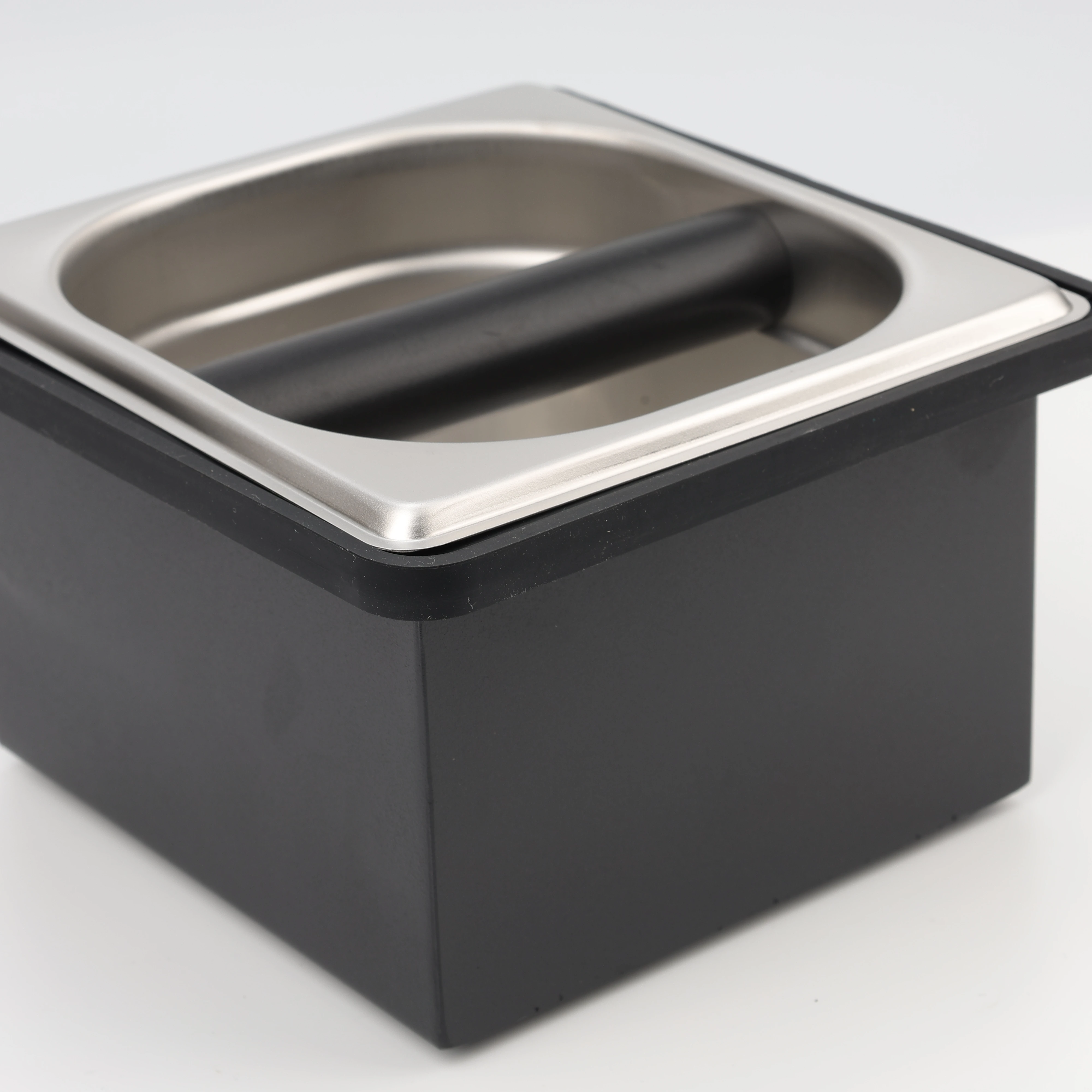 Современная стук из нержавеющей стали с инкрустацией дизайном, бочонок для гущи для кофе, чая, настраиваемый логотип, материал ПК, форма сумки
Современная стук из нержавеющей стали с инкрустацией дизайном, бочонок для гущи для кофе, чая, настраиваемый логотип, материал ПК, форма сумки