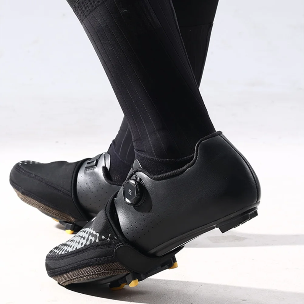 Lockable Half Length Bicycle Shoe Covers Breathable Warm Windproof Fabric for Road Mountain Biking with Reflective Safety Design
Lockable Half Length Bicycle Shoe Covers Breathable Warm Windproof Fabric for Road Mountain Biking with Reflective Safety Design