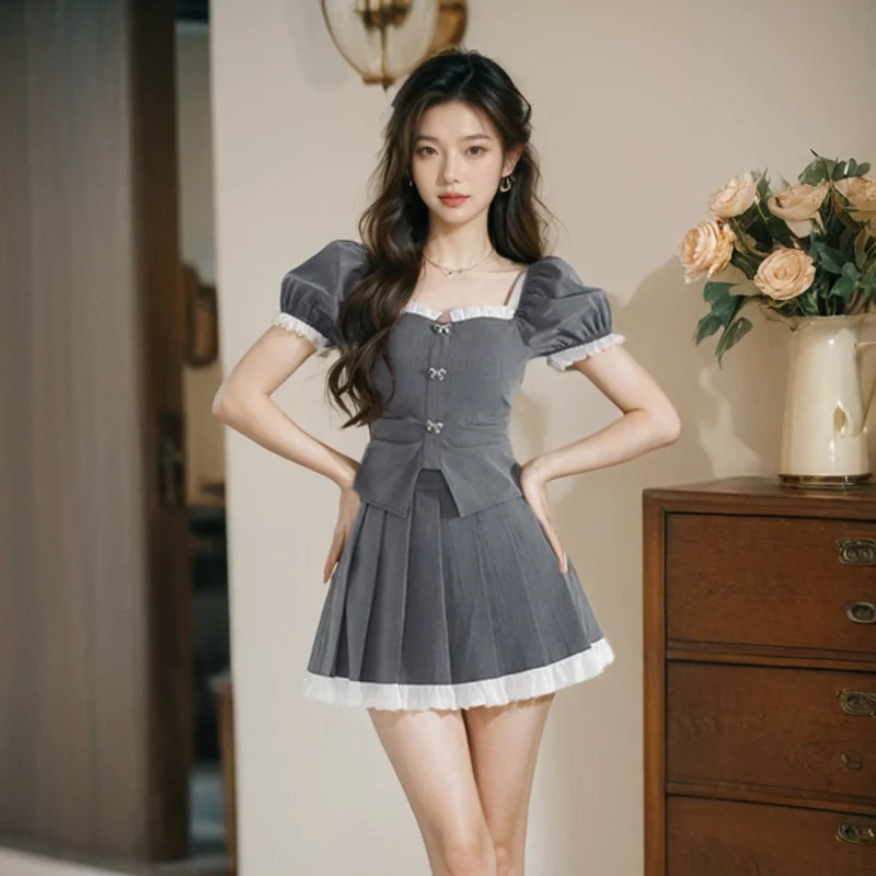 The 2025 Summer Outfits New Sweet and Elegant Puffed-sleeve Shirt Fitted Top Pleated Short Skirt Two Piece Sets For Women
The 2025 Summer Outfits New Sweet and Elegant Puffed-sleeve Shirt Fitted Top Pleated Short Skirt Two Piece Sets For Women