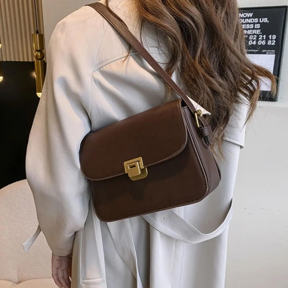 Portable Vintage Buckle Shoulder Bag Solid Color Leisure Small Square Bag Cuasal PU Leather Women's Armpit Bag Female
Portable Vintage Buckle Shoulder Bag Solid Color Leisure Small Square Bag Cuasal PU Leather Women's Armpit Bag Female