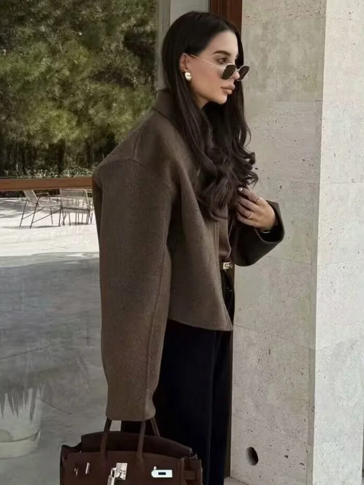 HH женское зимнее модное короткое пальто с карманами на молнии и длинными рукавами, женская шерстяная куртка с отложным воротником в уличном стиле
HH женское зимнее модное короткое пальто с карманами на молнии и длинными рукавами, женская шерстяная куртка с отложным воротником в уличном стиле