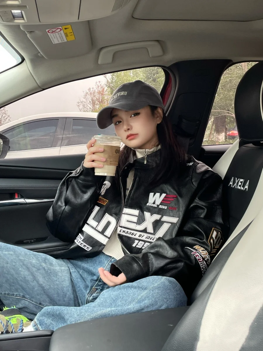 Retro American Embroidered Stand Collar PU Leather Jacket Women's Loose Stylish Racing Suit Trendy Motorcycle Outerwear
Retro American Embroidered Stand Collar PU Leather Jacket Women's Loose Stylish Racing Suit Trendy Motorcycle Outerwear