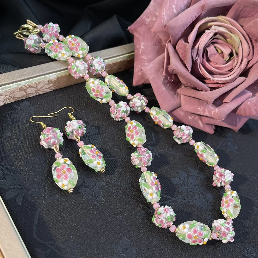 Vintage Jewelry Set for Women Elegant Exquisite Pink Bloom Green Leaves Necklace Earrings for Daily Look Romantic Occasion
Vintage Jewelry Set for Women Elegant Exquisite Pink Bloom Green Leaves Necklace Earrings for Daily Look Romantic Occasion